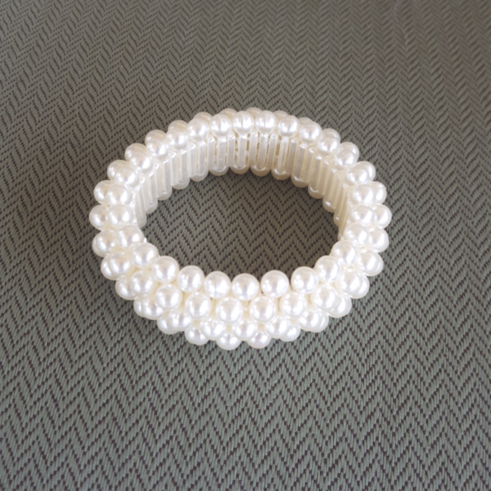 Faux Stacked pearl bracelet Elastic NEW